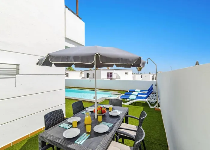 Villa Arco Iris By Puerto del Carmen (Lanzarote)